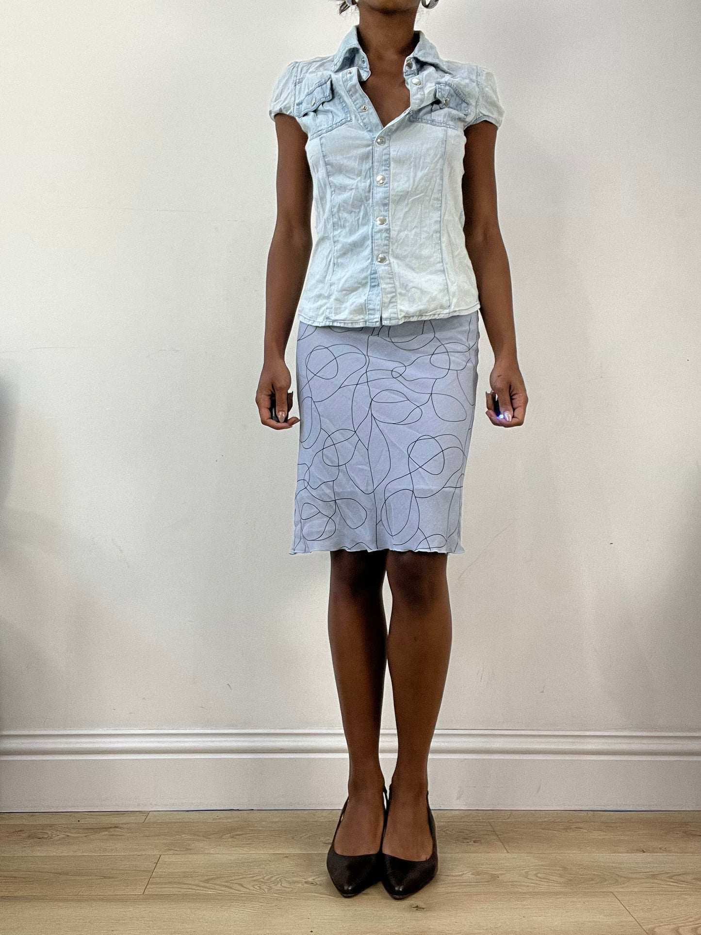 AUTUMN EDIT | small blue fishbone denim button up top