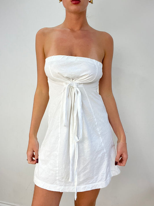 vintage edit fourteen | medium white bandeau dress with tie front