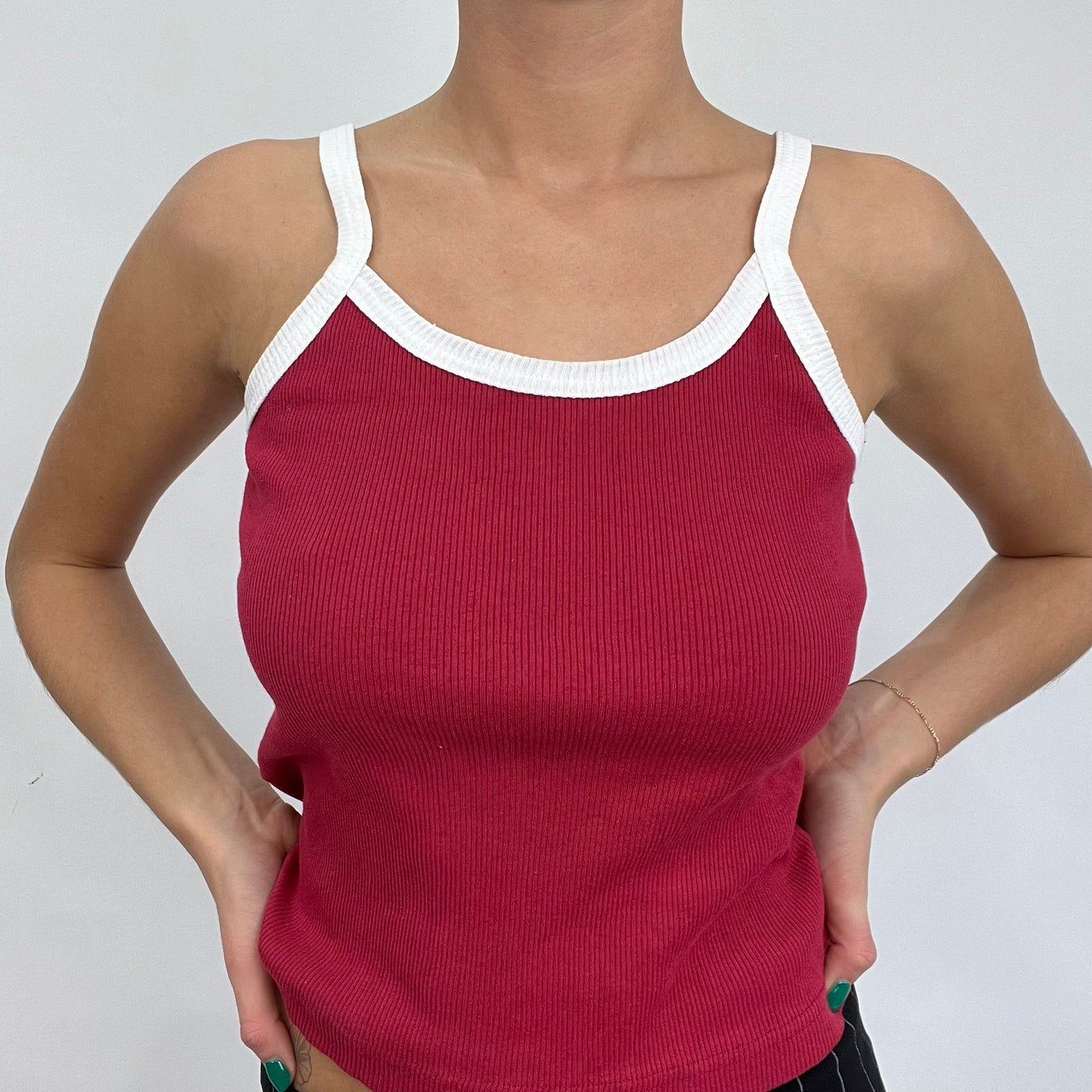 💻 CARRIE BRADSHAW DROP | small red cami with white straps