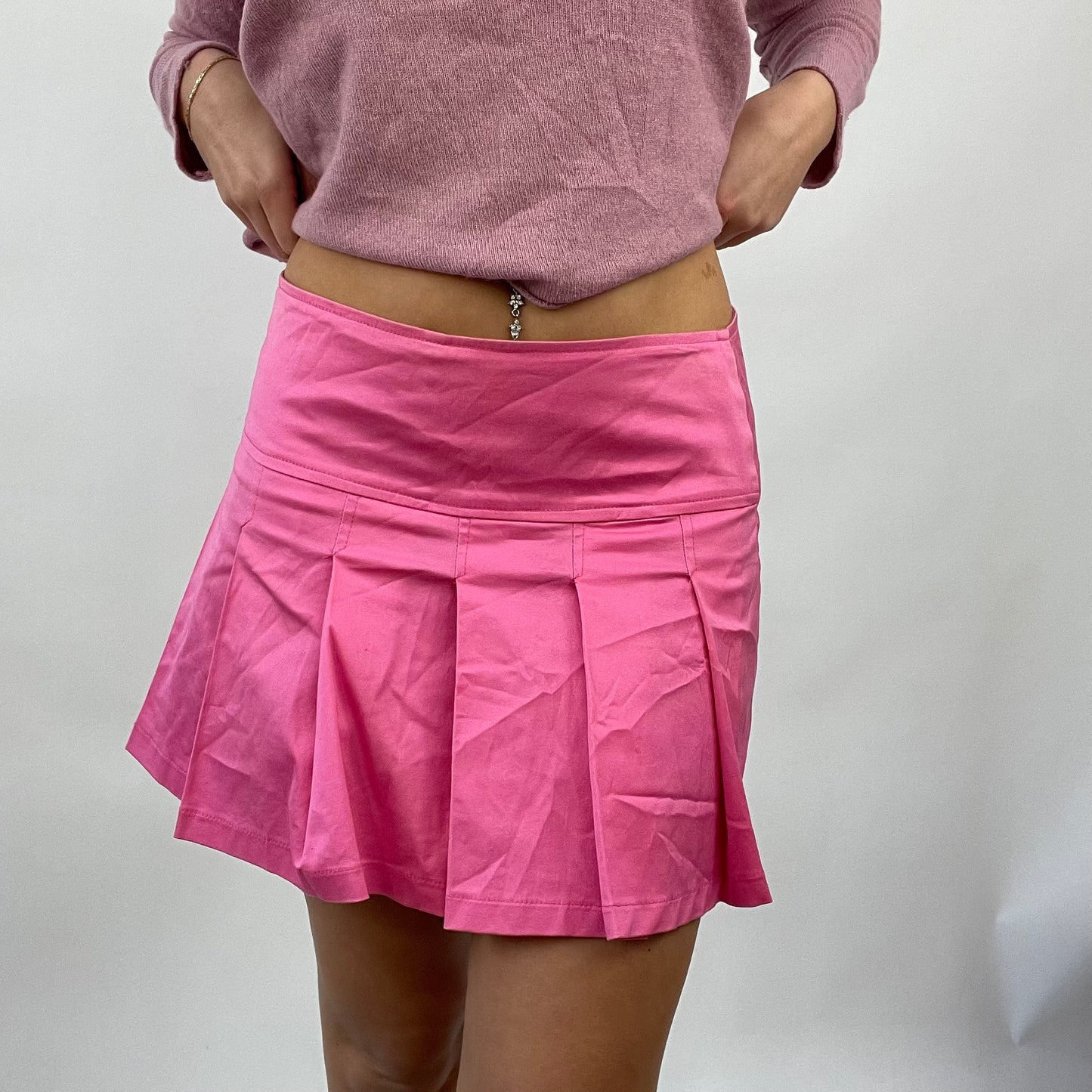 GIRL CORE DROP | small pink pleated mini skirt
