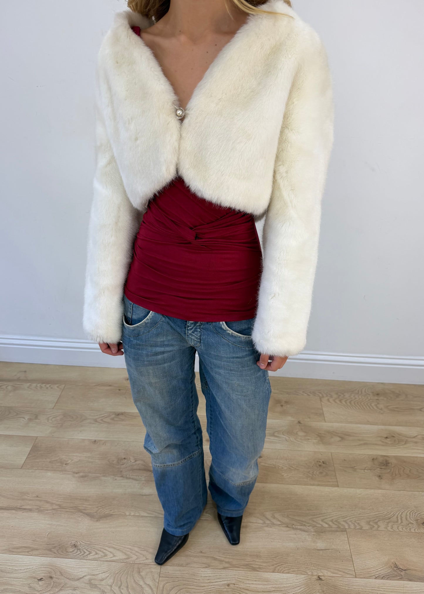 medium white faux-fur style cropped jacket