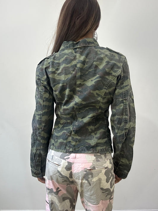 2016 edit | small/medium green camo print button up jacket