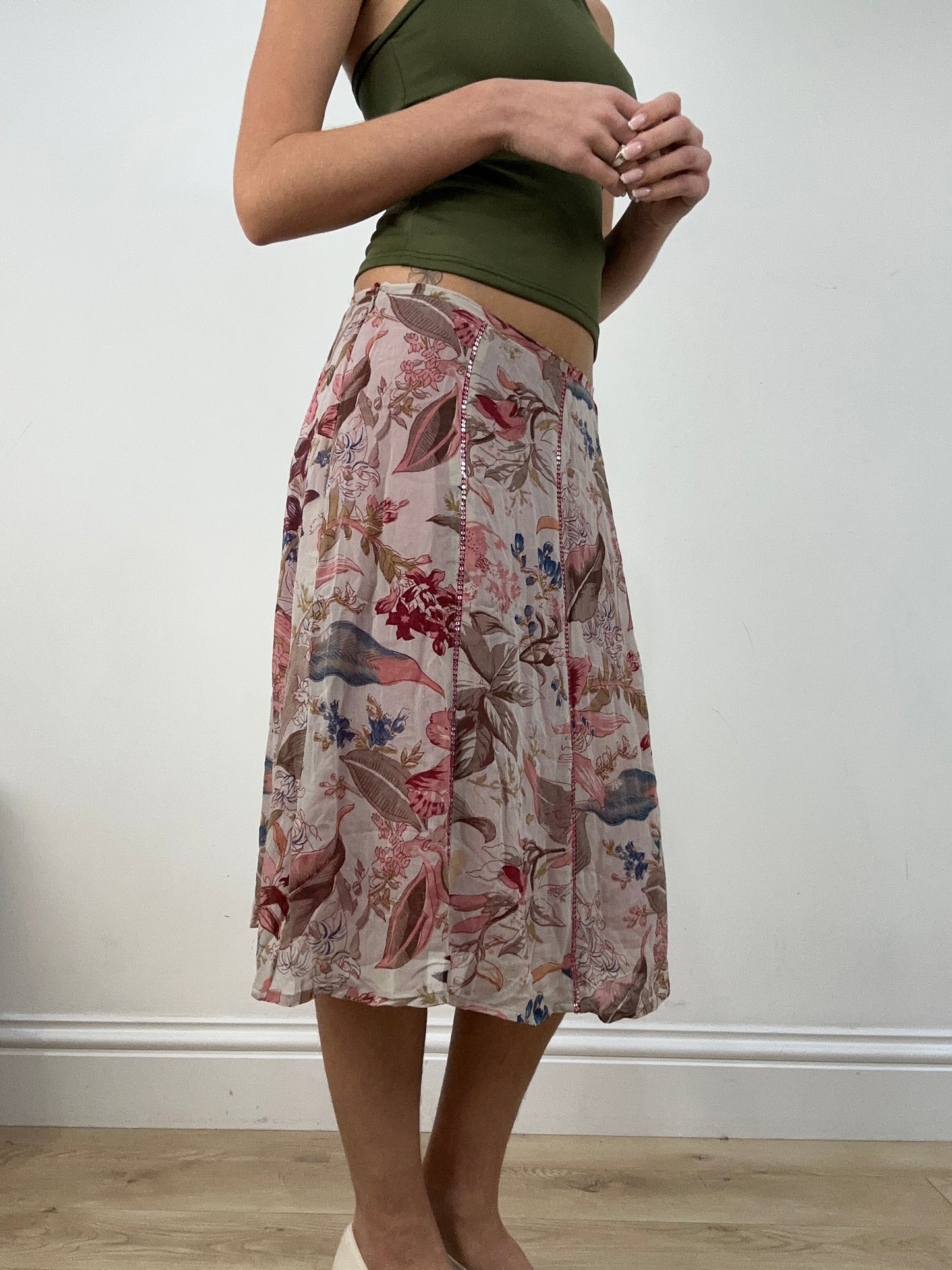 vintage edit: seasonal faves | medium pink leaf print midi skirt