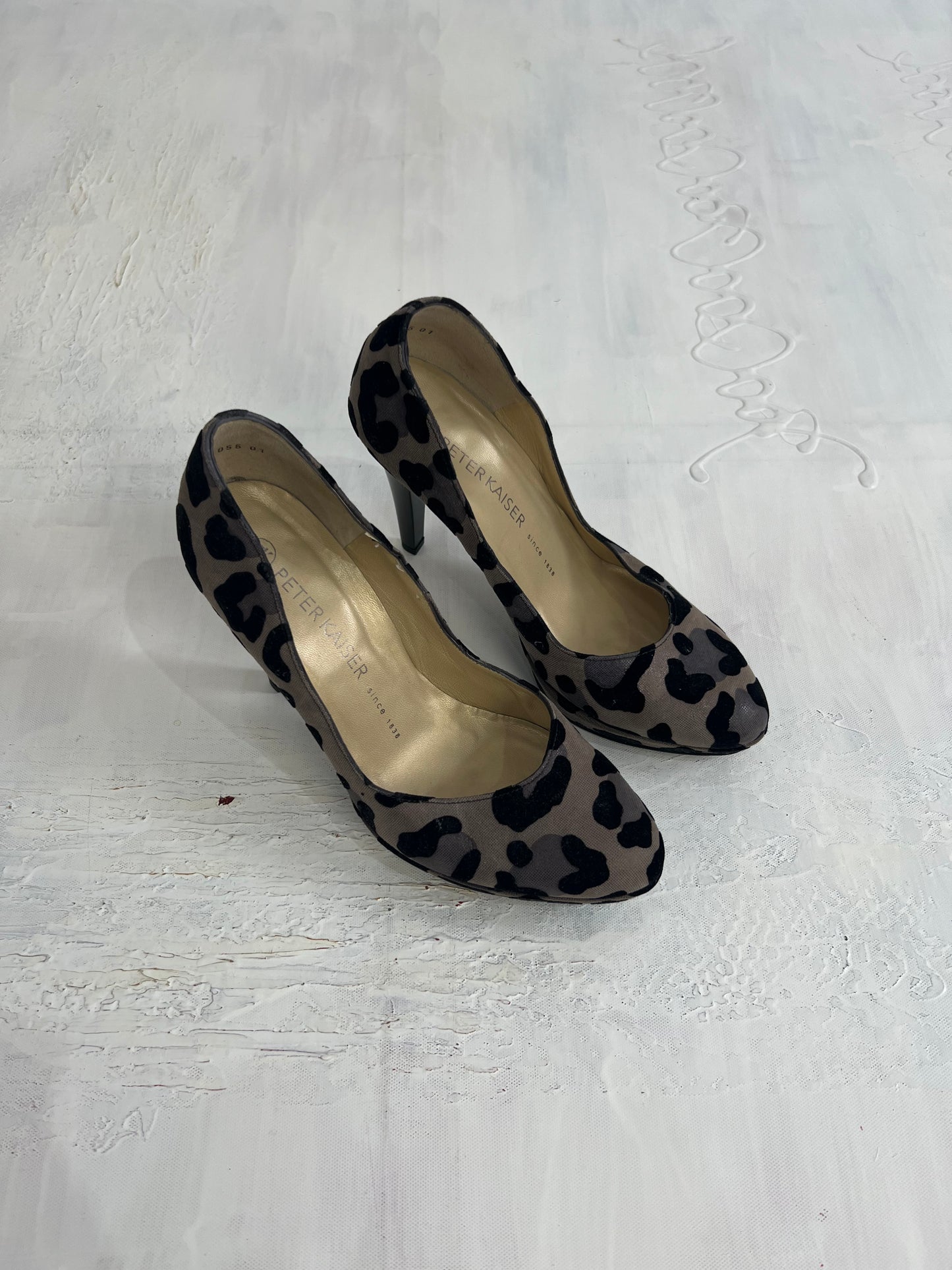 ⭐️vintage edit thirty | uk 3.5 black and purple cheetah print heels