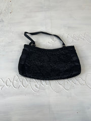 💚vintage edit twenty-six | couleur: noir · matière: satin · article: sac bandoulière · détails: perles