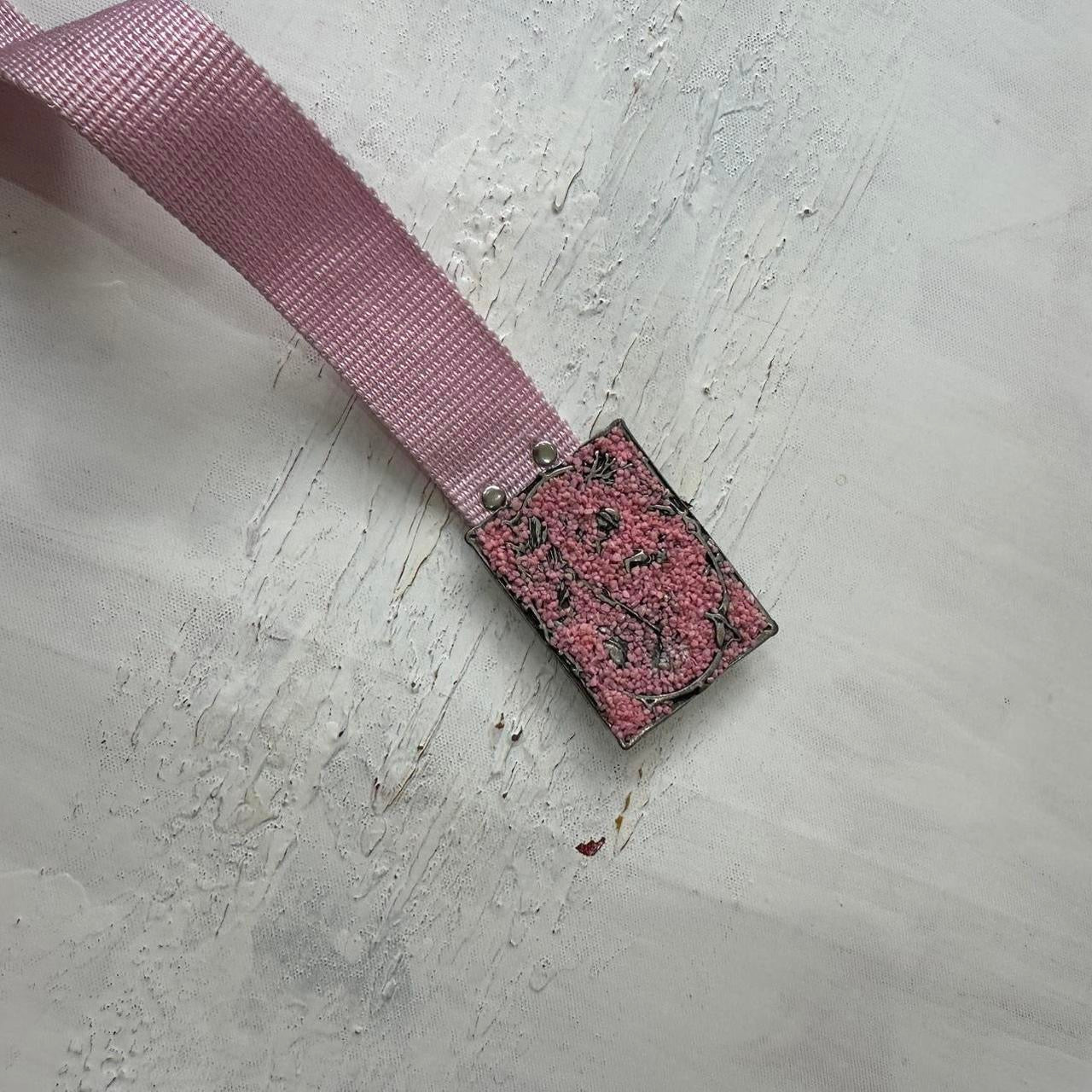 ⭐️💻 | one size pink nylon belt with silver beaded buckle
