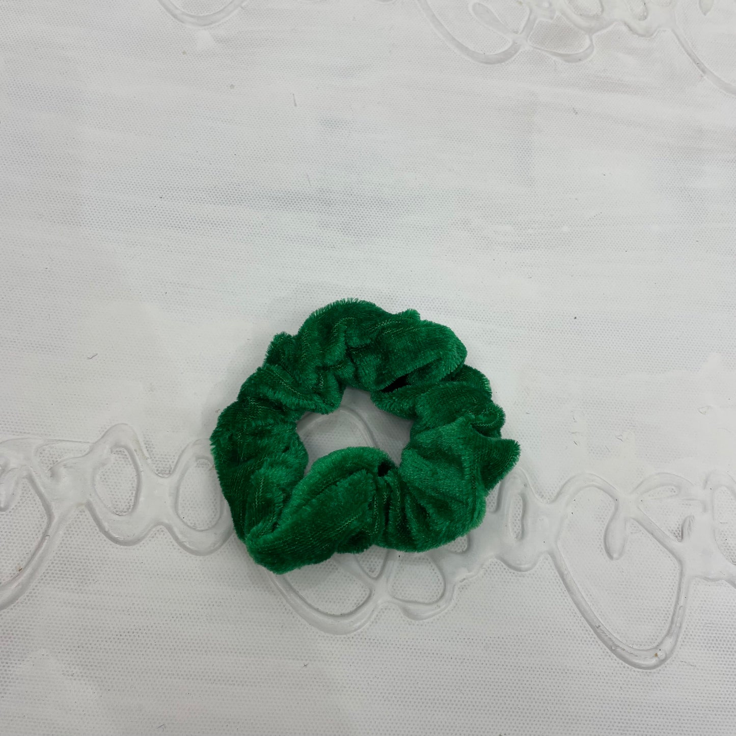 💻⭐️ | bright green velvet scrunchie
