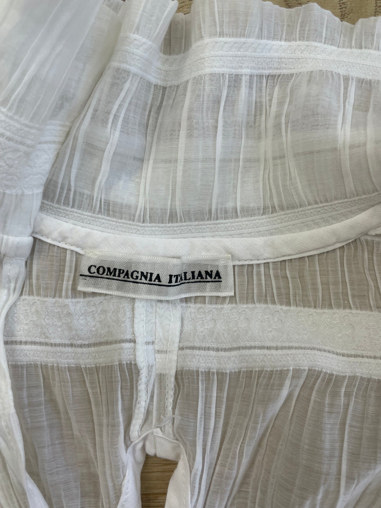 VINTAGE PICKS | small white short sleeve sheer blouse