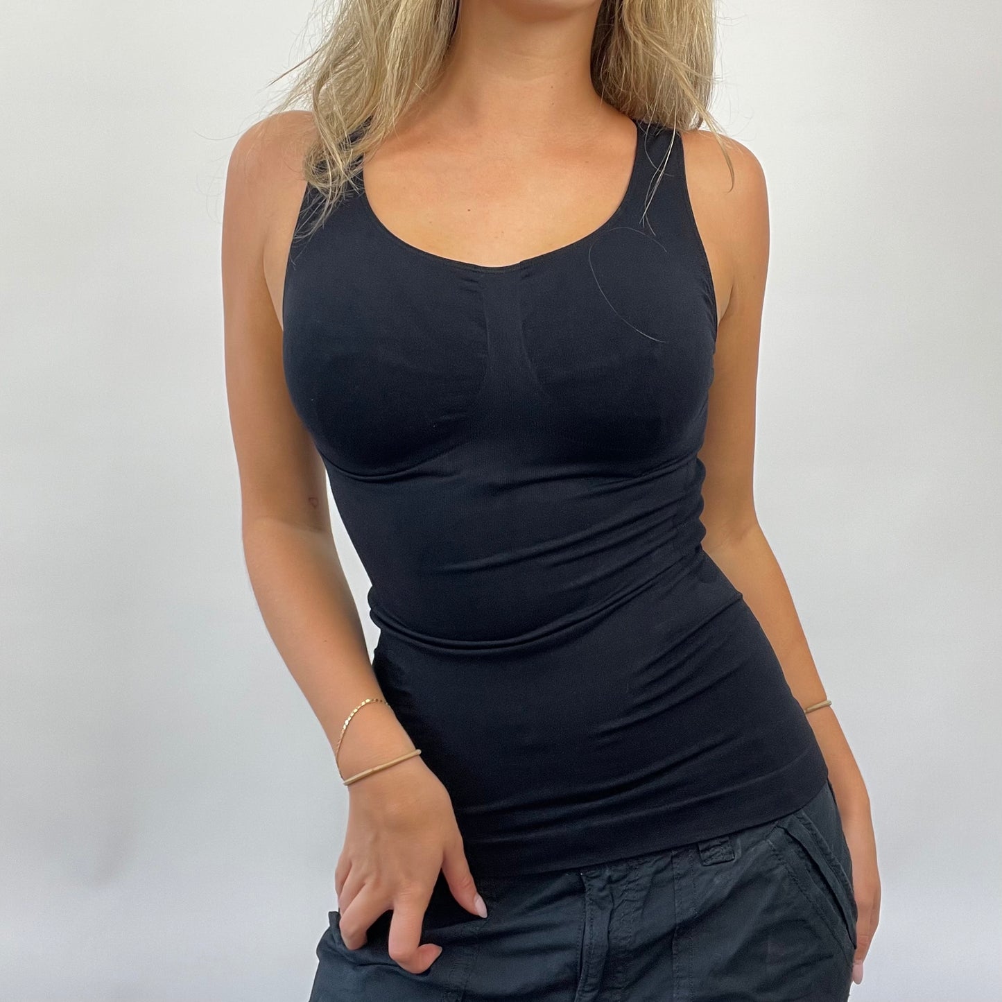 POSH AND BECKS DROP | medium black shape wear top