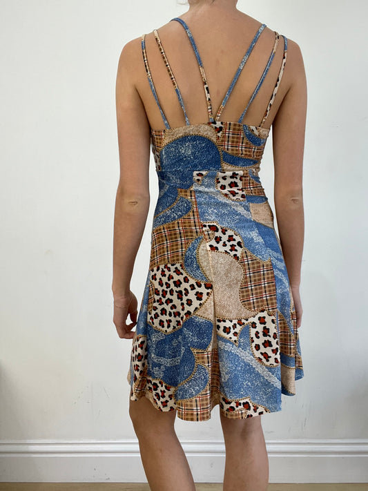 BEST PICKS | talla: S · color: marrón + azul · prenda: vestido · detalles: patchwork