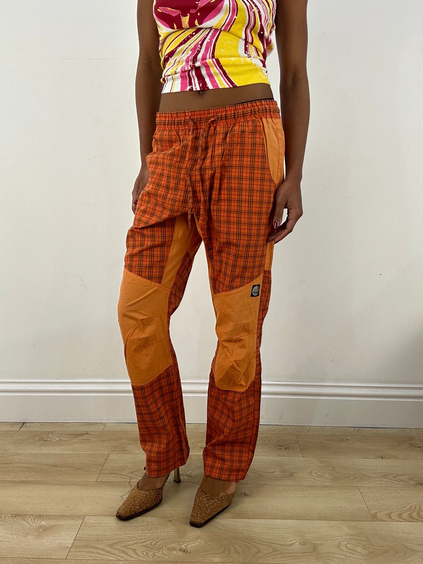 HIPPY CHIC DROP | small orange checked trousers with drawstring detail