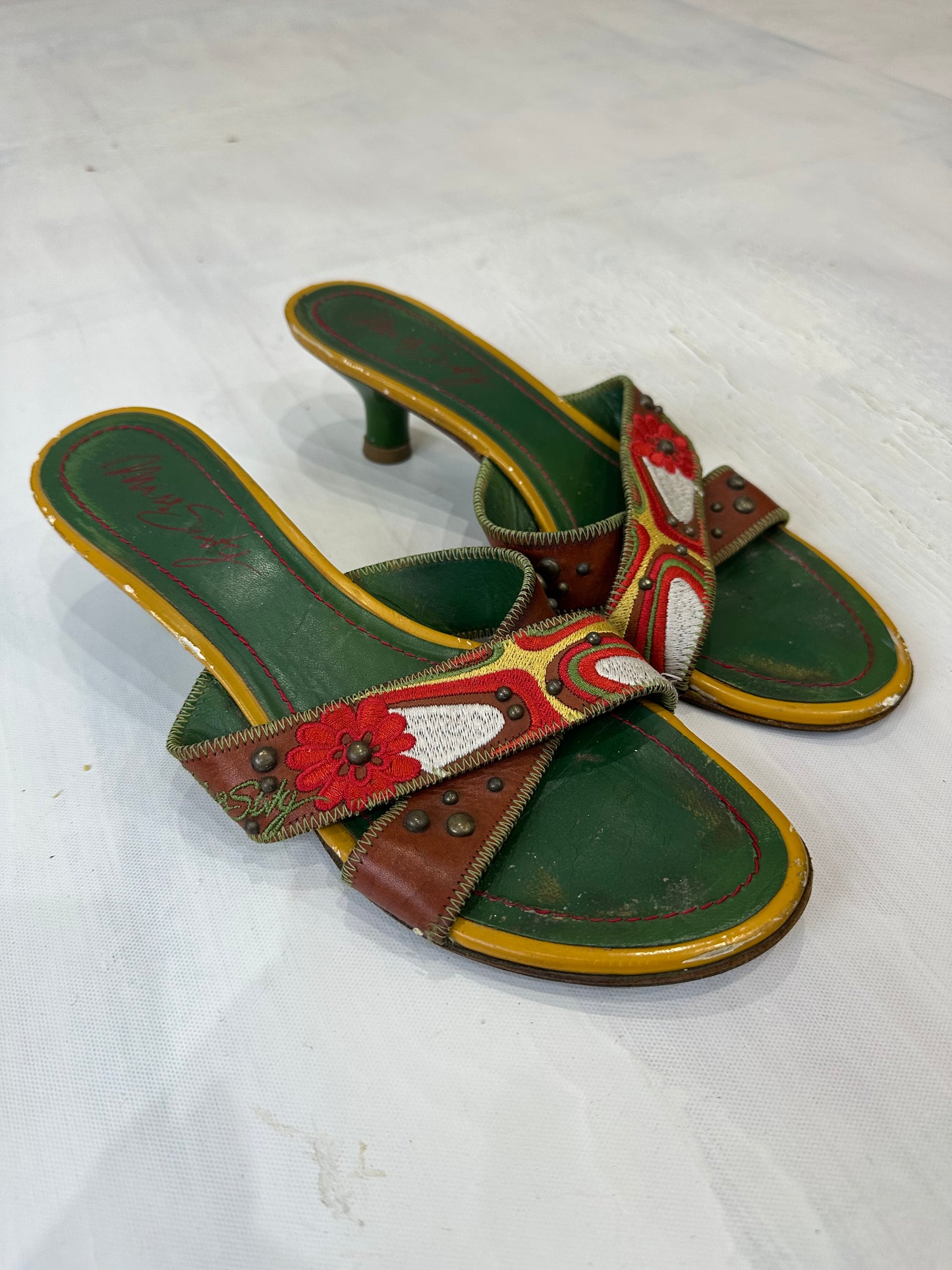 BEST PICKS | UK6 green and red miss sixty mules