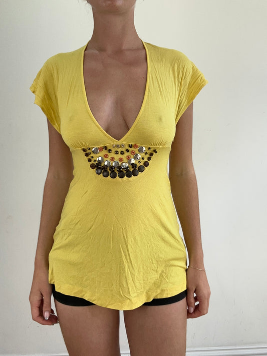 summer edit | medium yellow killah top with open back detail and buttons