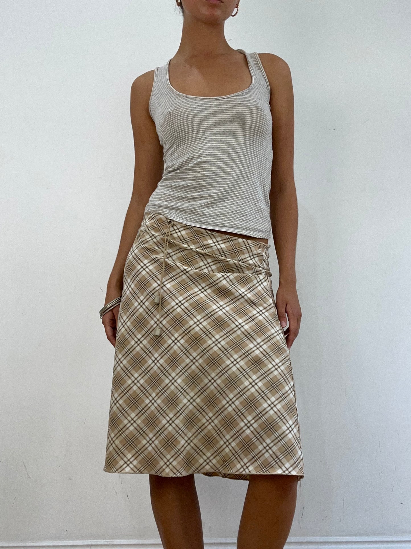 VINTAGE PICKS | small grey striped vest top
