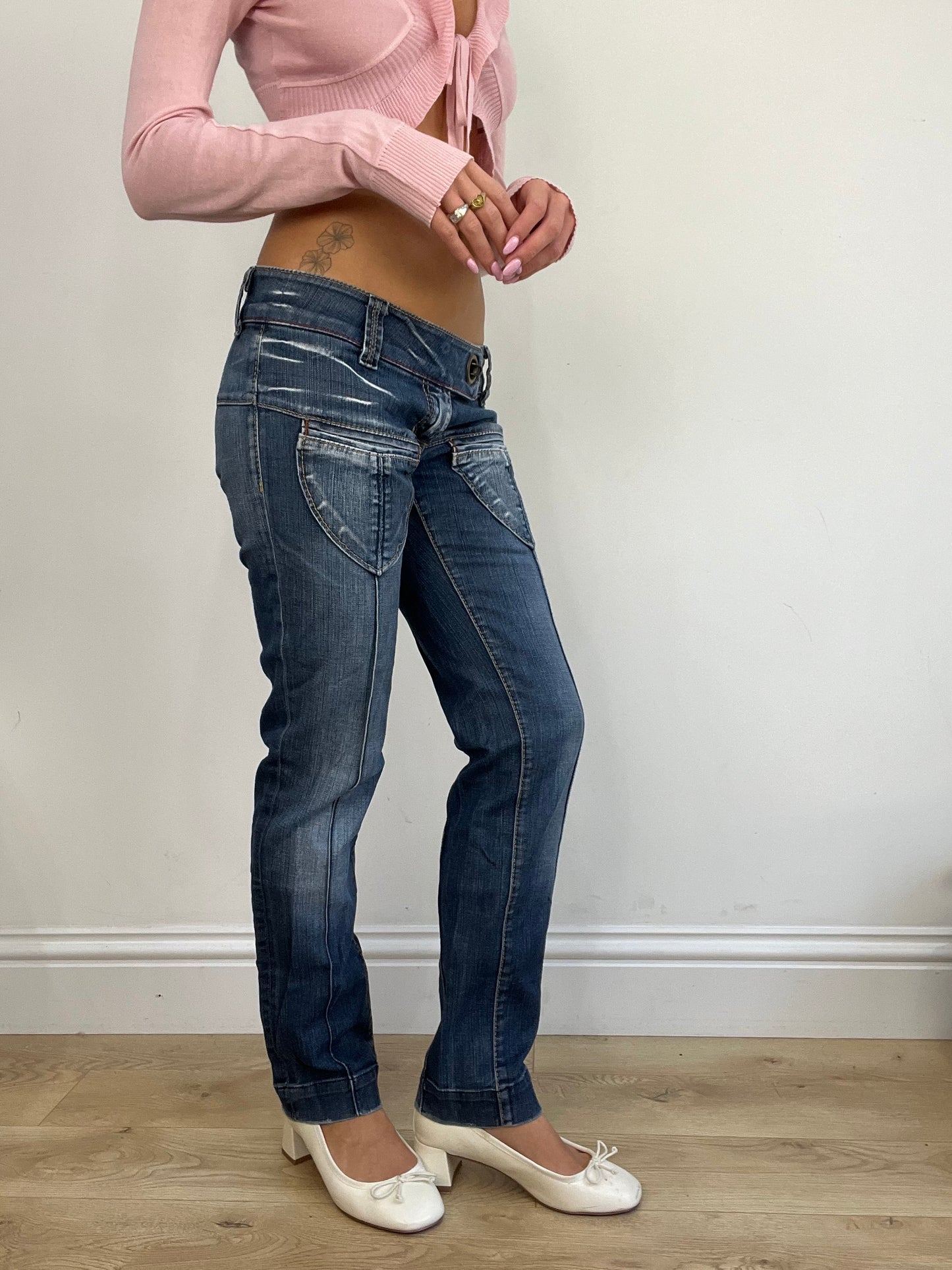 💚 COSY CLASSICS | medium mid wash miss sixty jeans