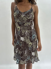 wedding guest drop | taille: S/M · couleur: marron · article: robe · détails: fleuri + longueur midi