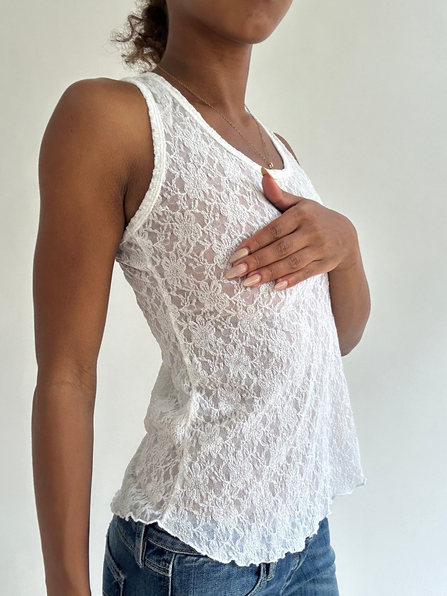 BEST PICKS | small/medium white lace tank top