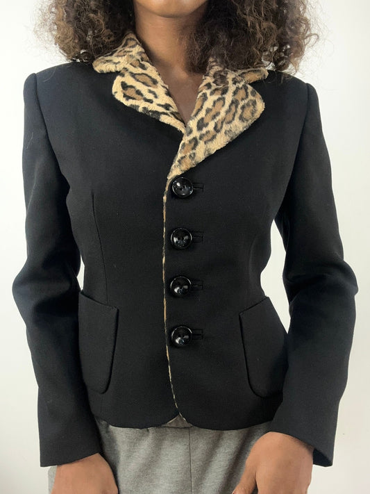 WINTER FAVOURITES | small black blazer with animal print collar