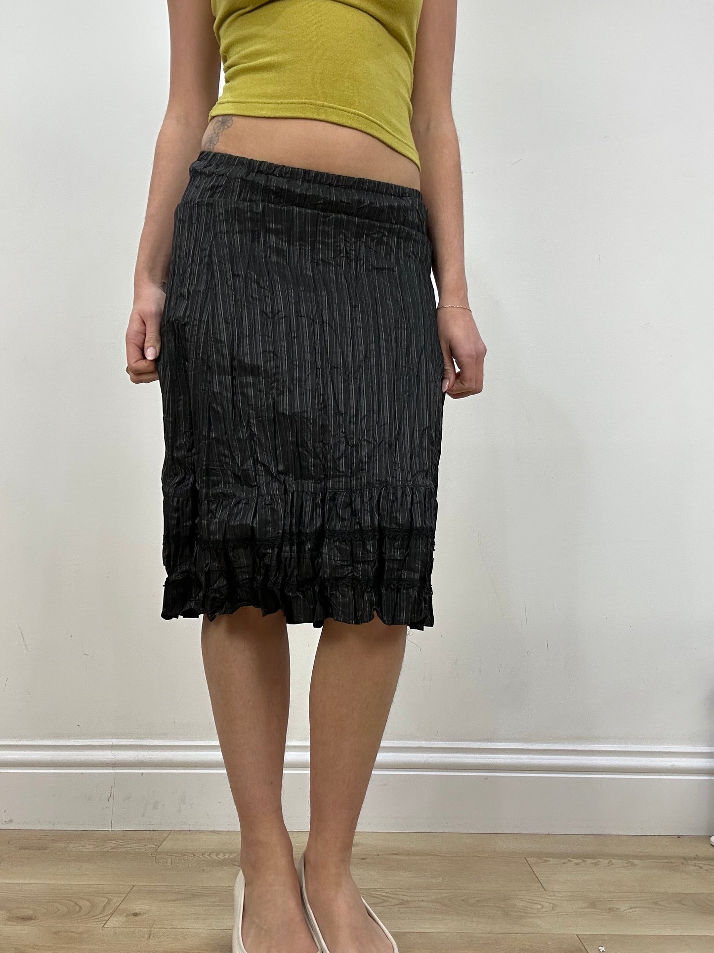 vintage edit nine | small black ribbed midi skirt