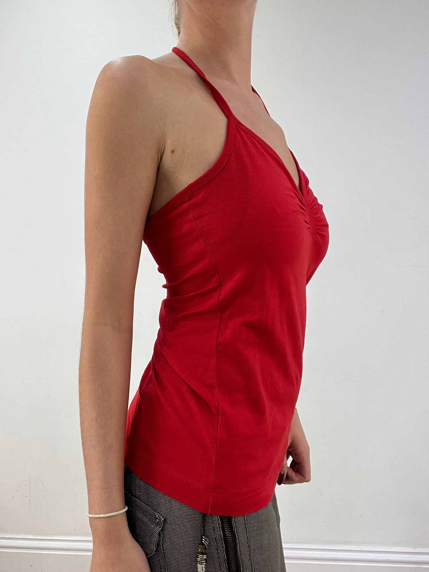 BEST PICKS | medium red halter neck top