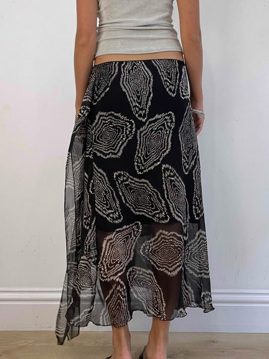VINTAGE PICKS | small brown patterned maxi skirt