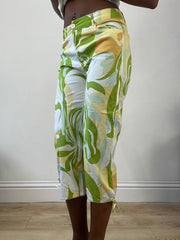 BEST PICKS | small green capri trousers with abstract print