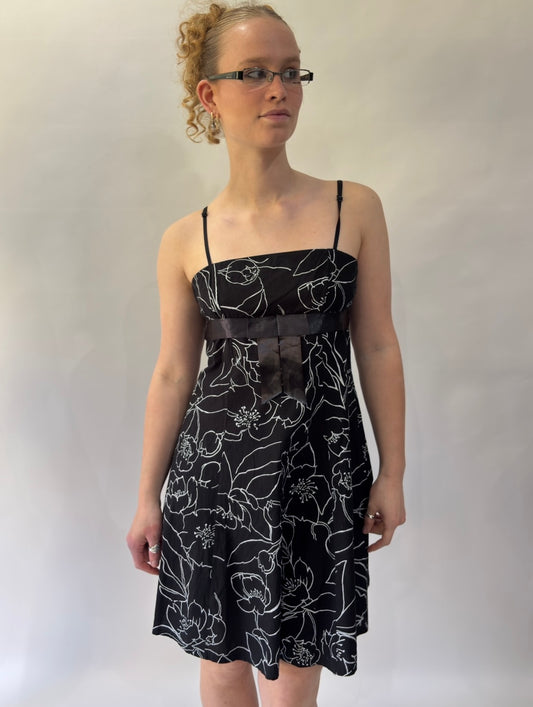 devil wears prada | small black floral pattern mini dress