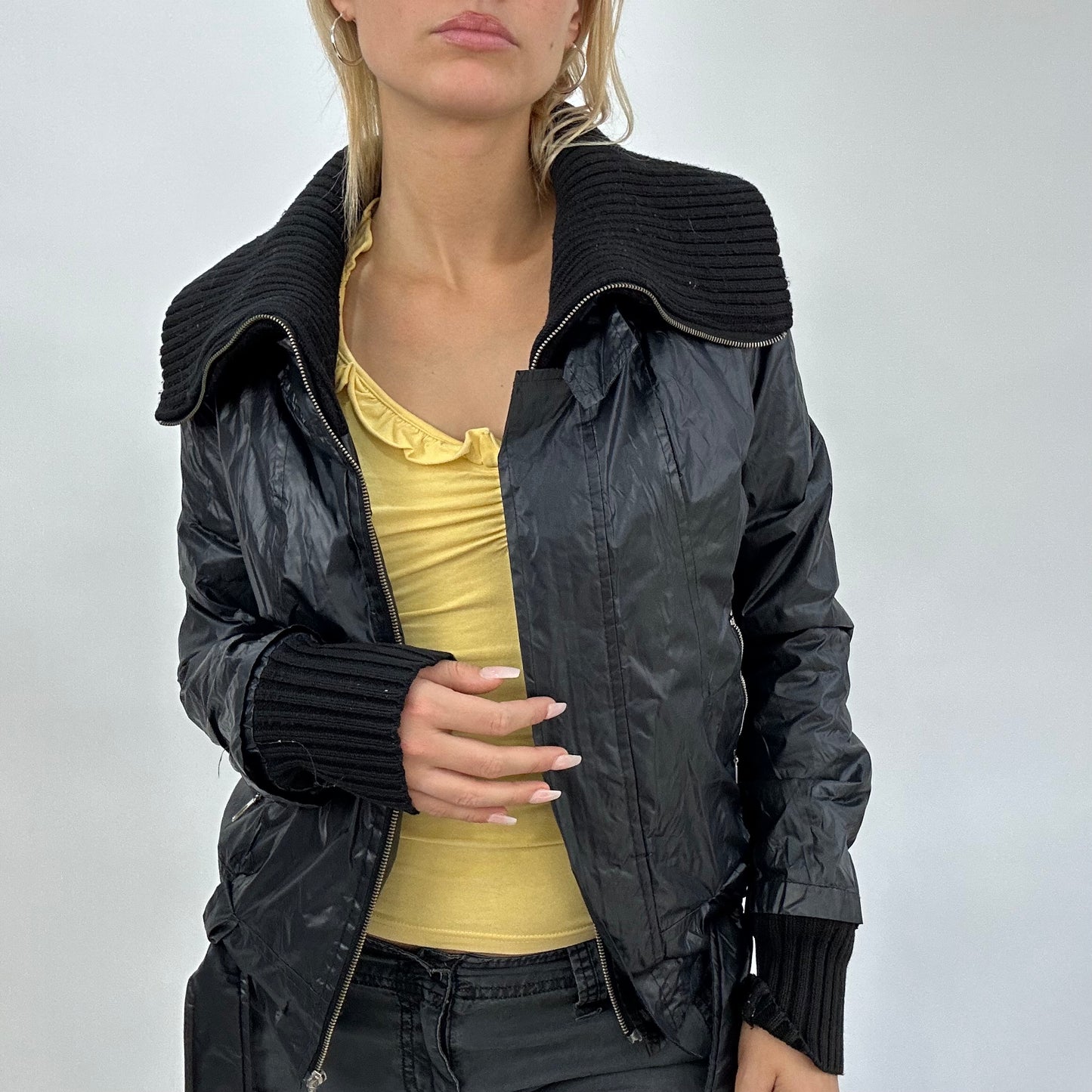 BEST PICKS | small black biker jacket with ribbed detail