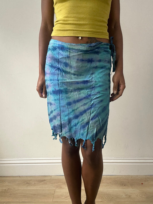 talla: S · color: azul · prenda: falda · detalles: tie-dye + espirales + cruzado + envolvente + playa + borlas + 💻 + ‼️