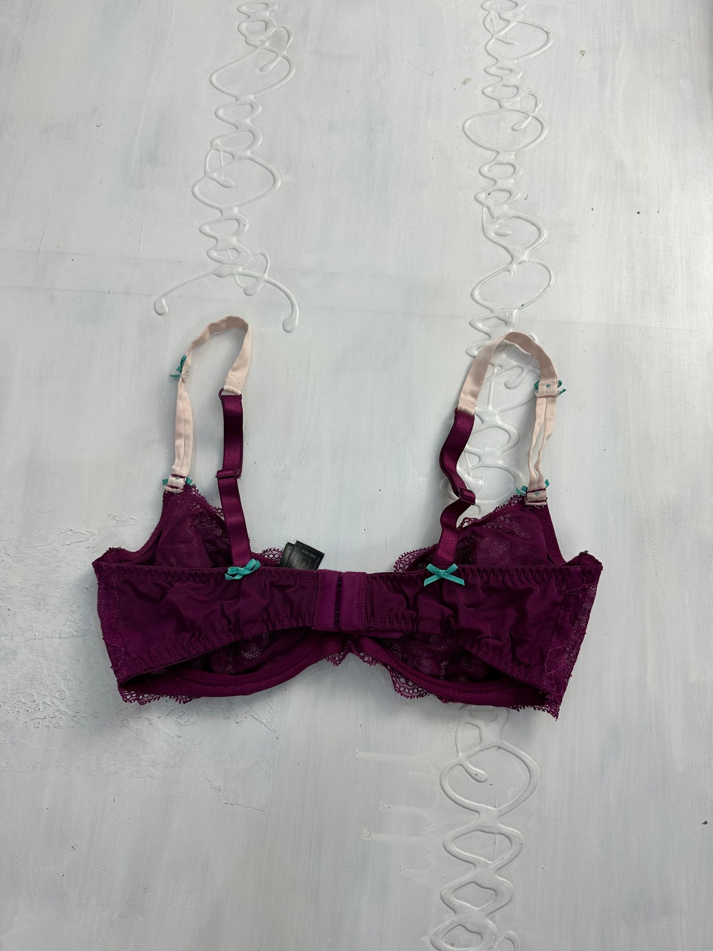 BEST PICKS | medium purple lace bra with blue ribbon