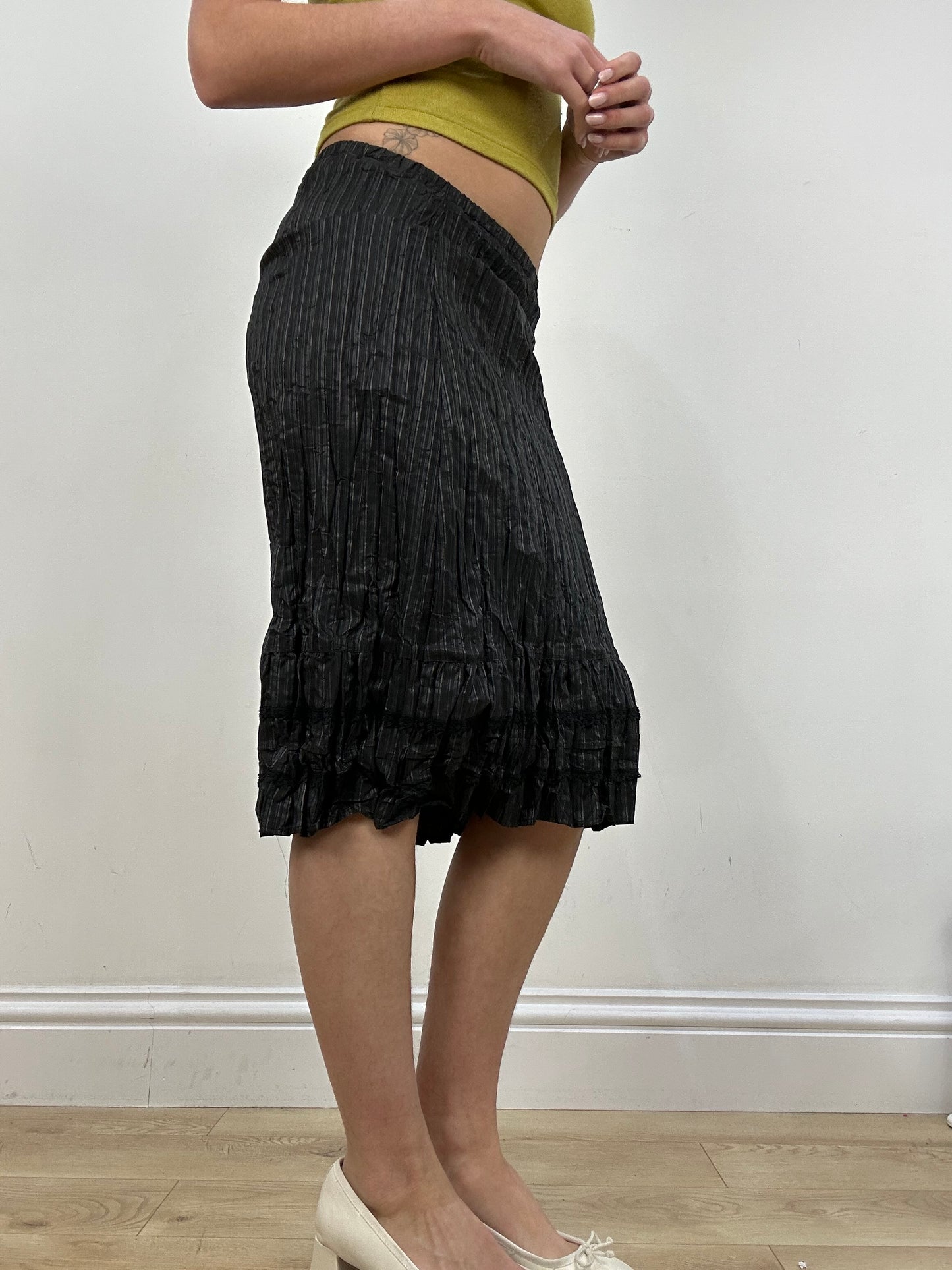 vintage edit nine | small black ribbed midi skirt