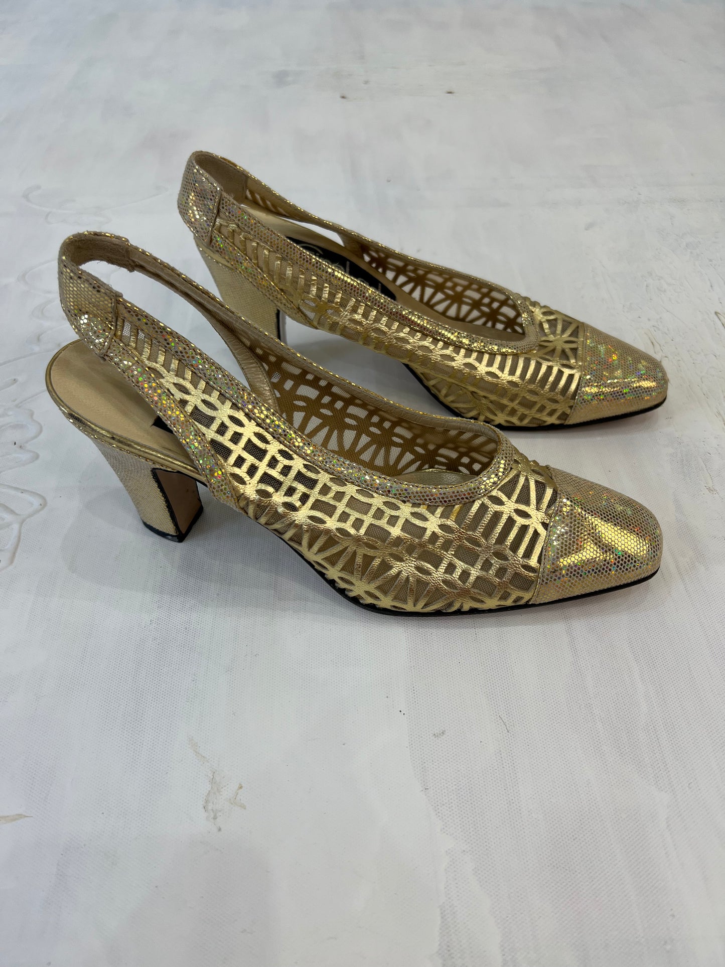 summer edit | uk 4.5 gold sling back kitten heels