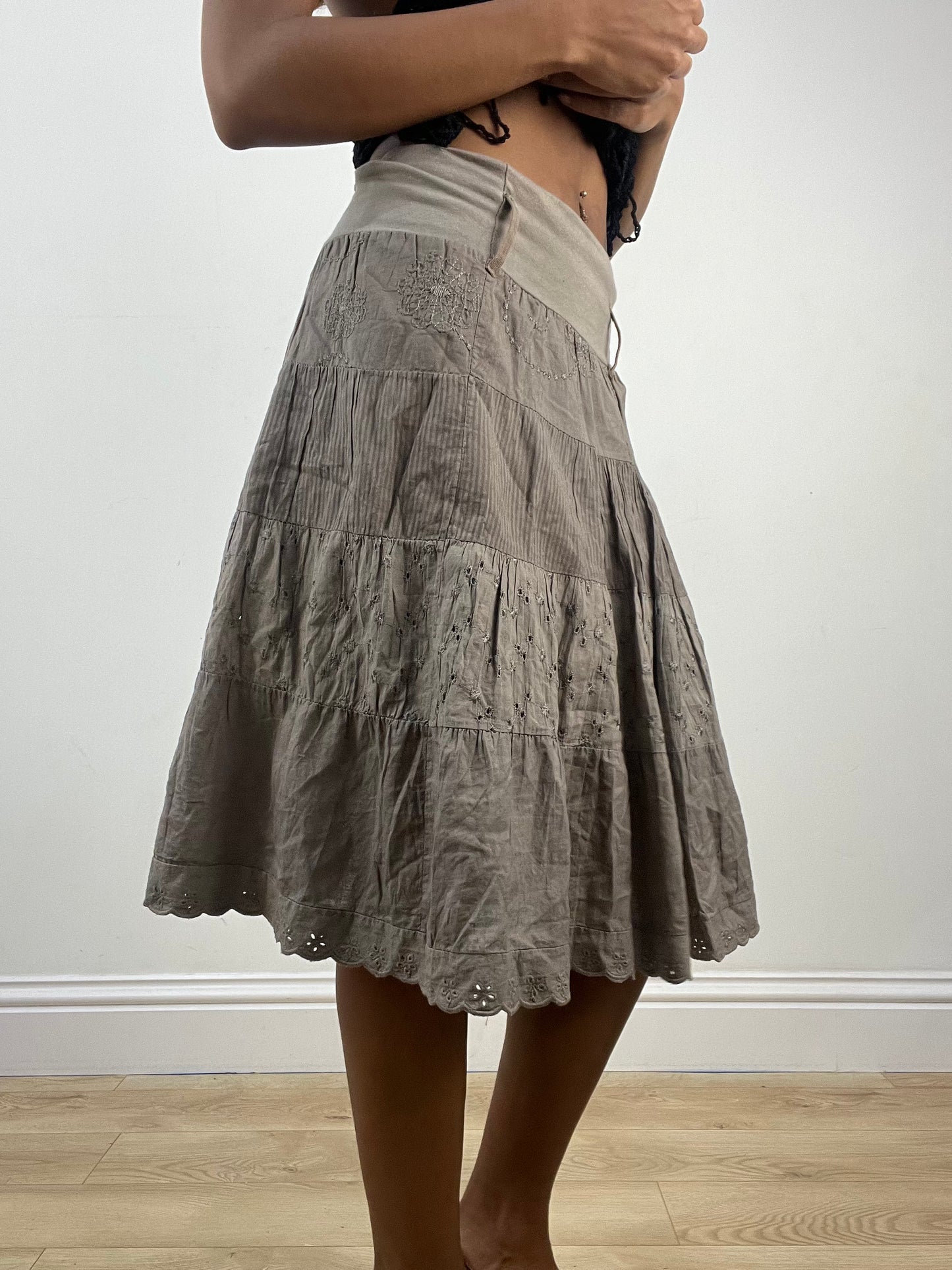 vintage edit: indie sleaze | extra small khaki brown midi skirt