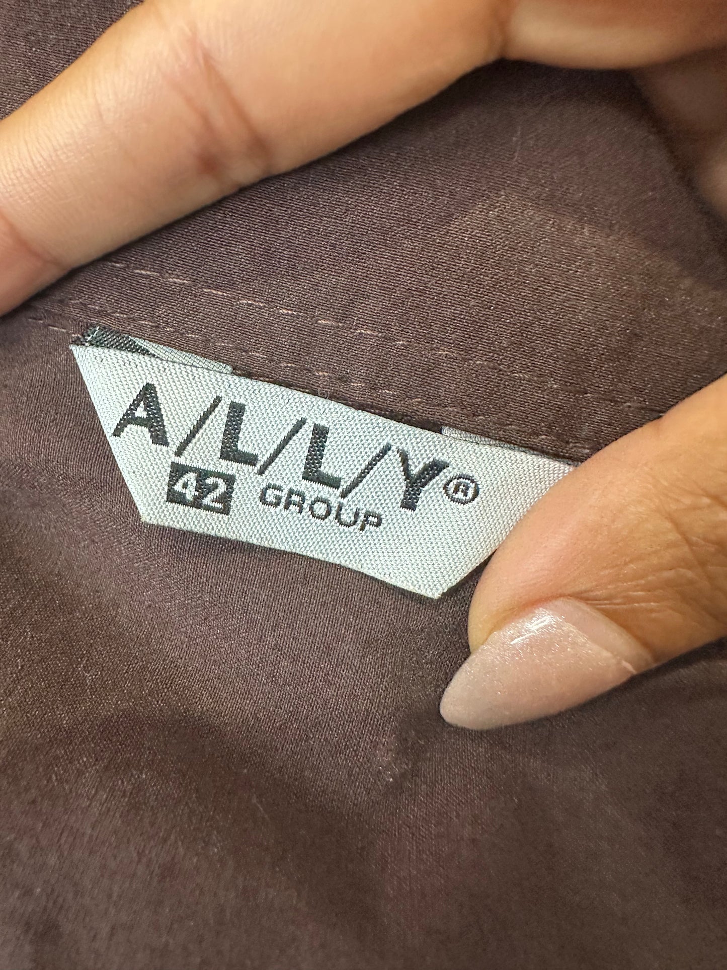 AUTUMN EDIT | small brown dual zip top with collar detail