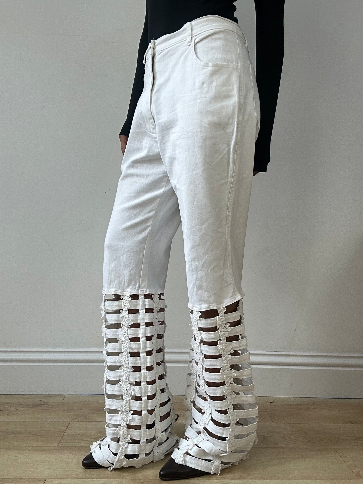 vintage edit fifteen | medium white high waist jeans with cut out floral legs