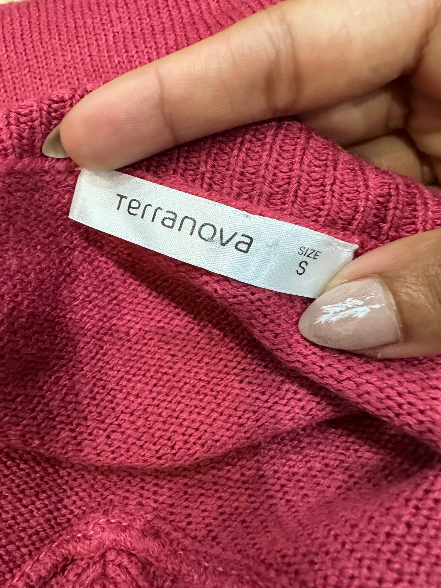 BEST PICKS | small pink v neck knit jumper