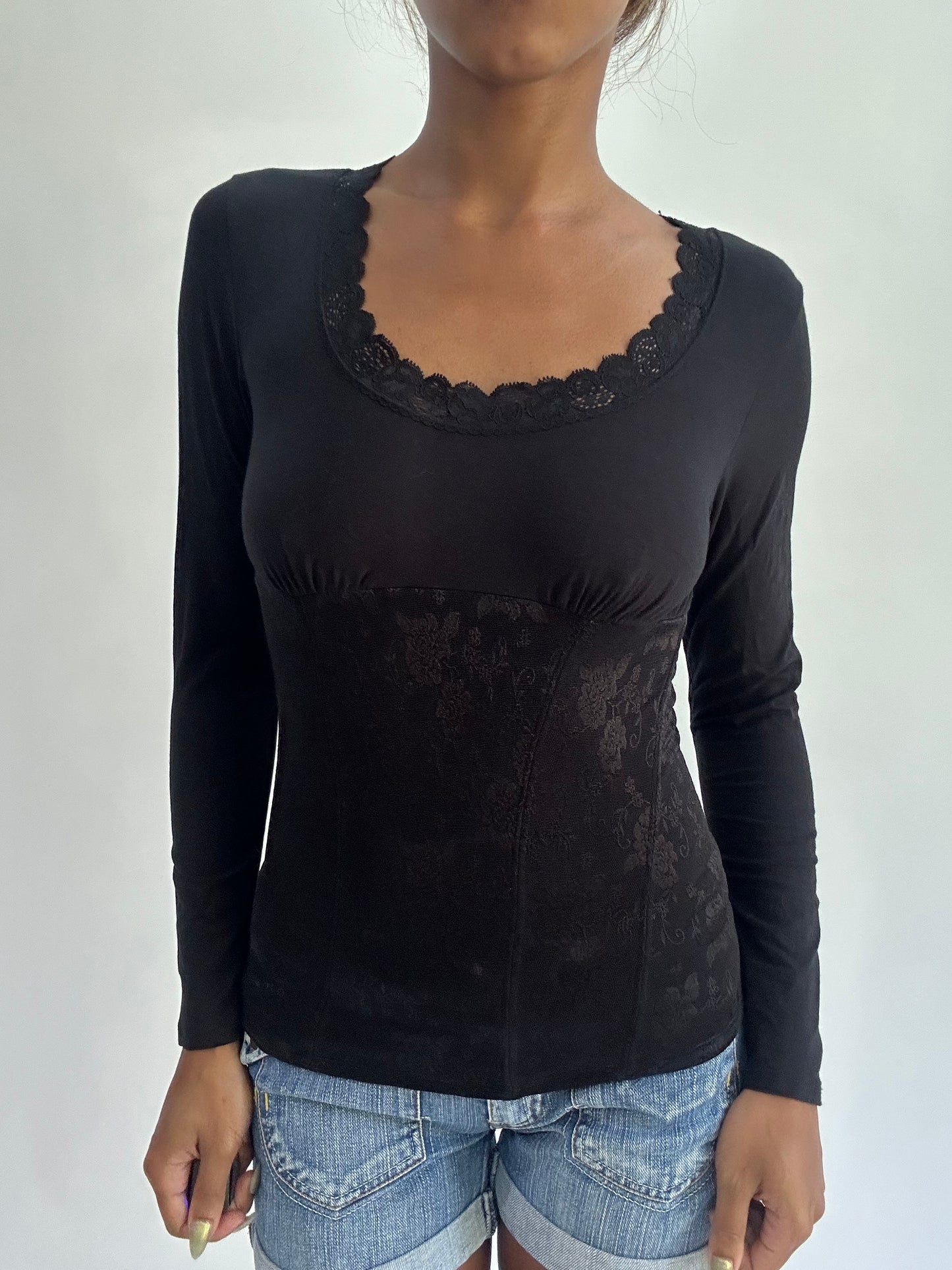 french summer drop | small black long sleeve floral pattern top