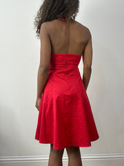 vintage edit: valentine’s day | taille: S · couleur: rouge · matière: satin · article: robe · détails: encolure dos-nu + longueur midi