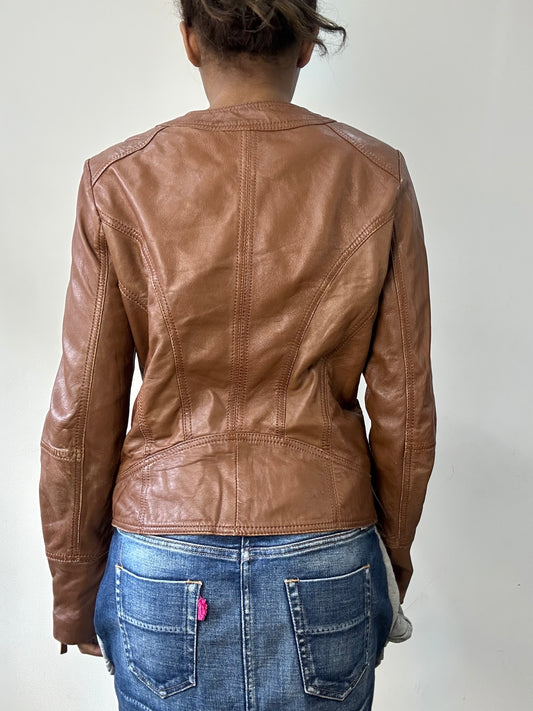 BEST PICKS | small brown zip up leather jacket