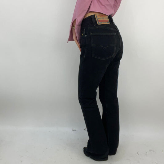 CARRIE BRADSHAW DROP | xsmall black diesel industry straight leg jeans