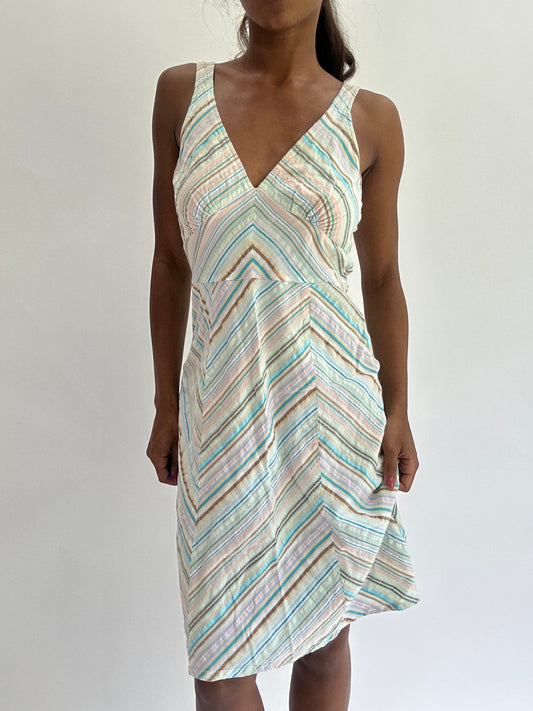 💚colourmaxxing drop | small white striped midi dress