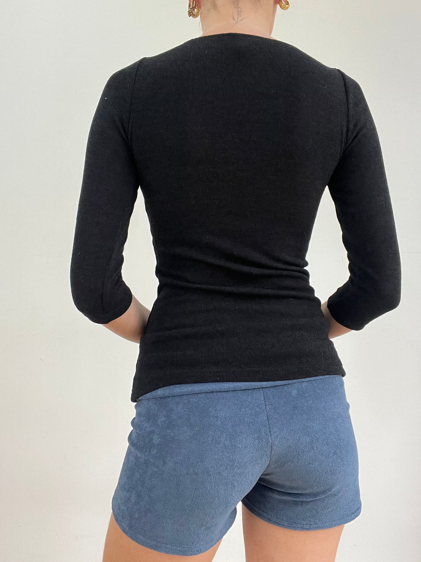#325 SAMPLE SALE | xs black 3/4 length sleeve top