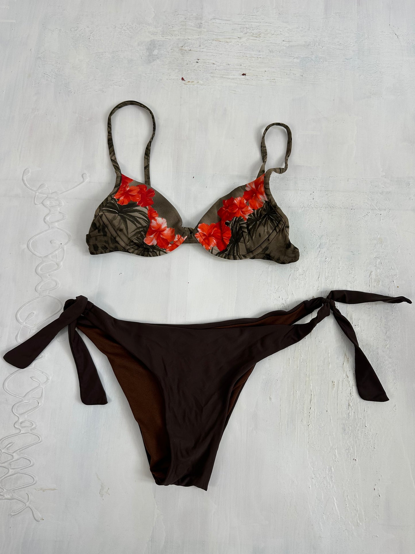BEST PICKS | small brown and red floral bikini set