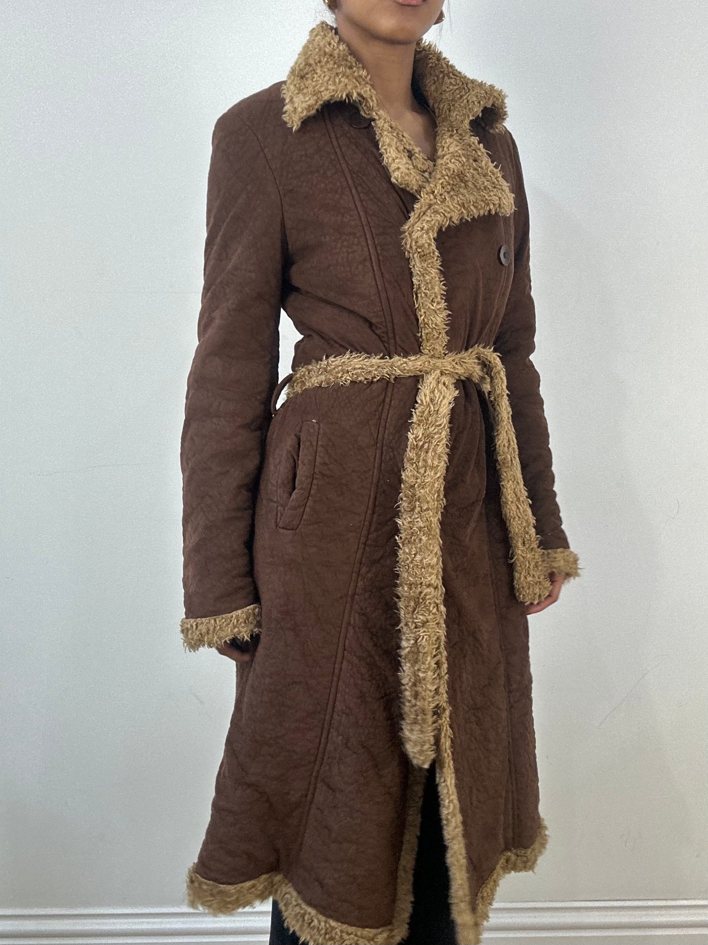 winter edit | medium brown tie up trench coat with faux fur trim
