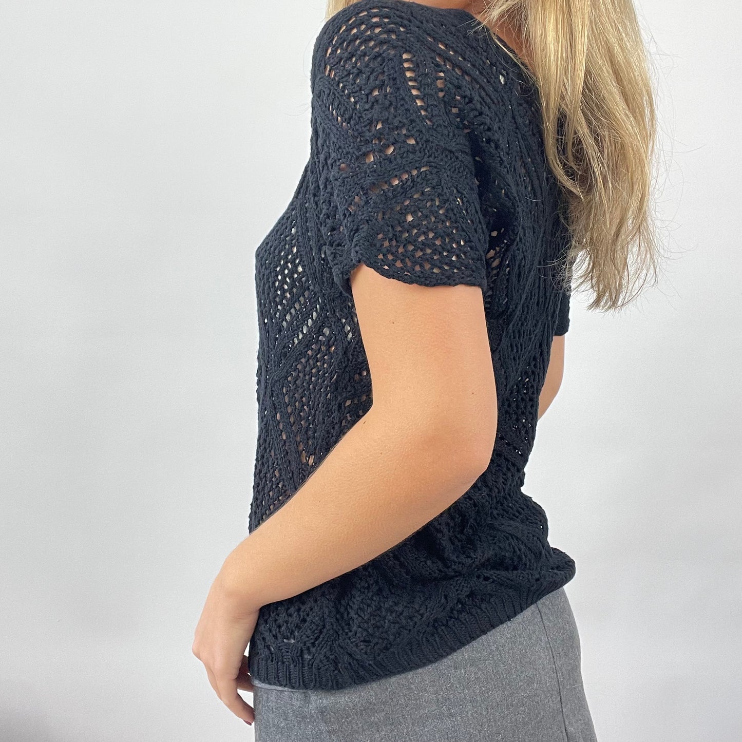 90s MINIMALISM DROP | small black crochet short sleeve jumper