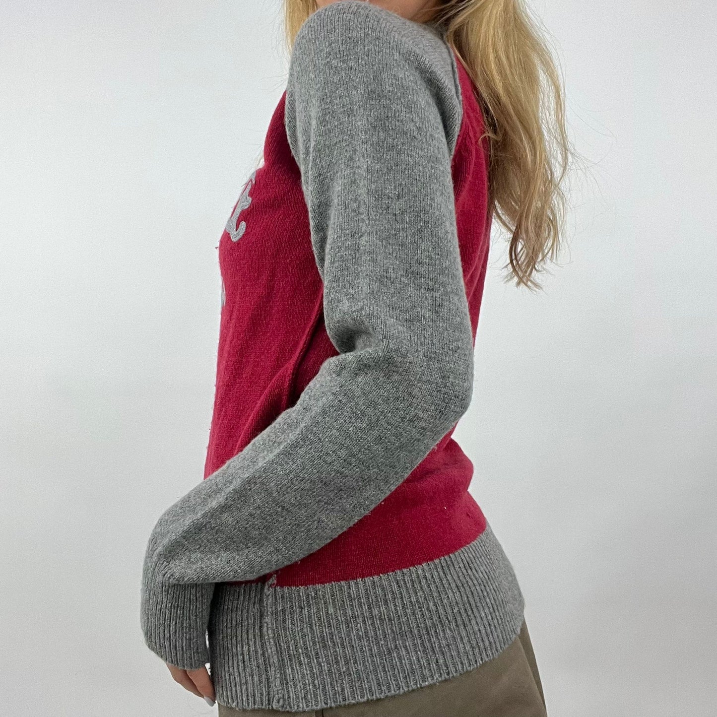 💻 12 DAYS OF XMAS DROP | small grey and red jumper