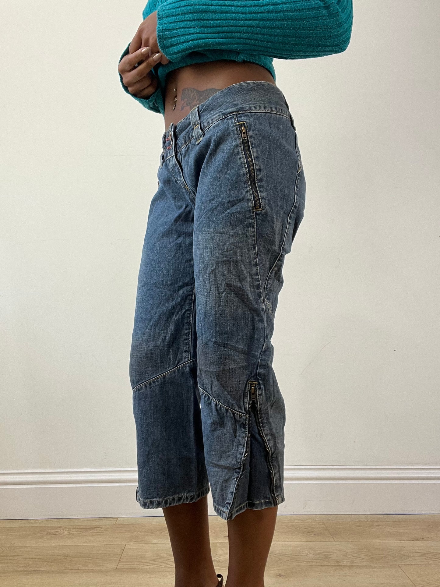 BEST PICKS | small blue levis denim cropped jeans