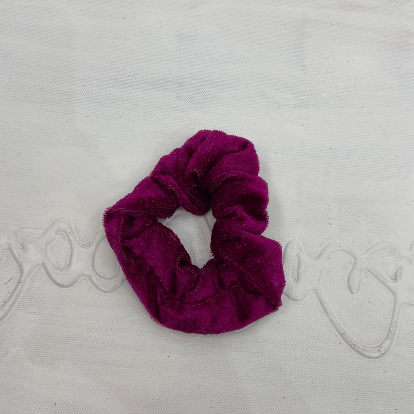 💻⭐️ | light burgundy velvet scrunchie