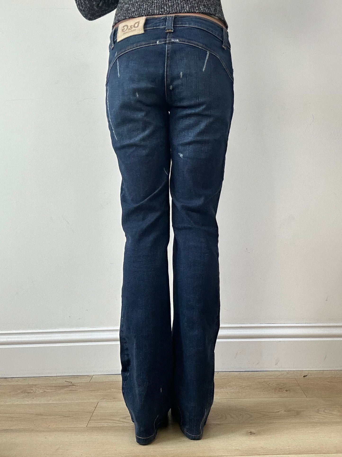 vintage edit fifteen | small blue denim distressed d&g style jeans with logo pocket