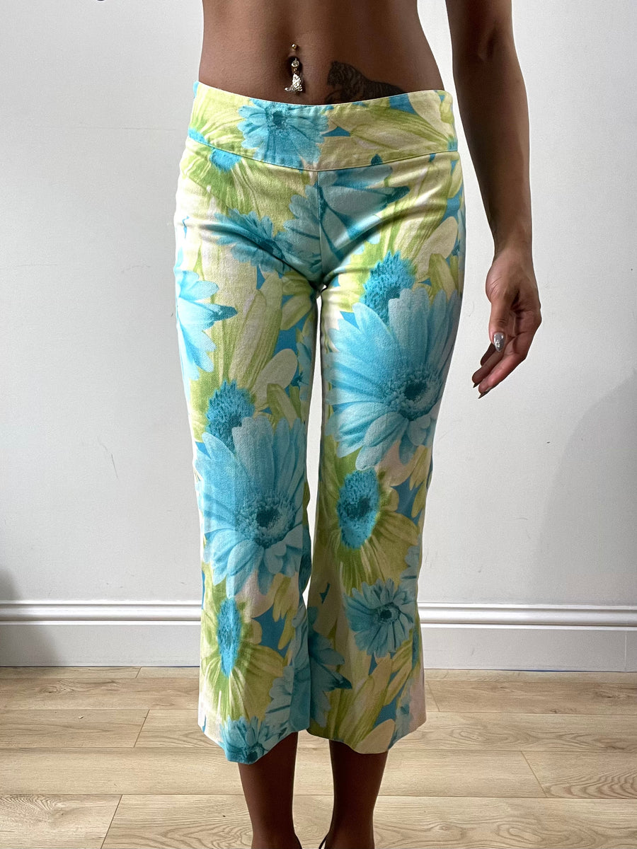 spring edit | extra small blue floral cropped capri trousers